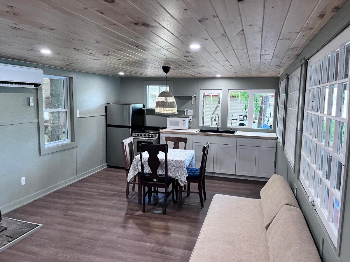 Camp Hudson Pines Villa Corinth Buitenkant foto